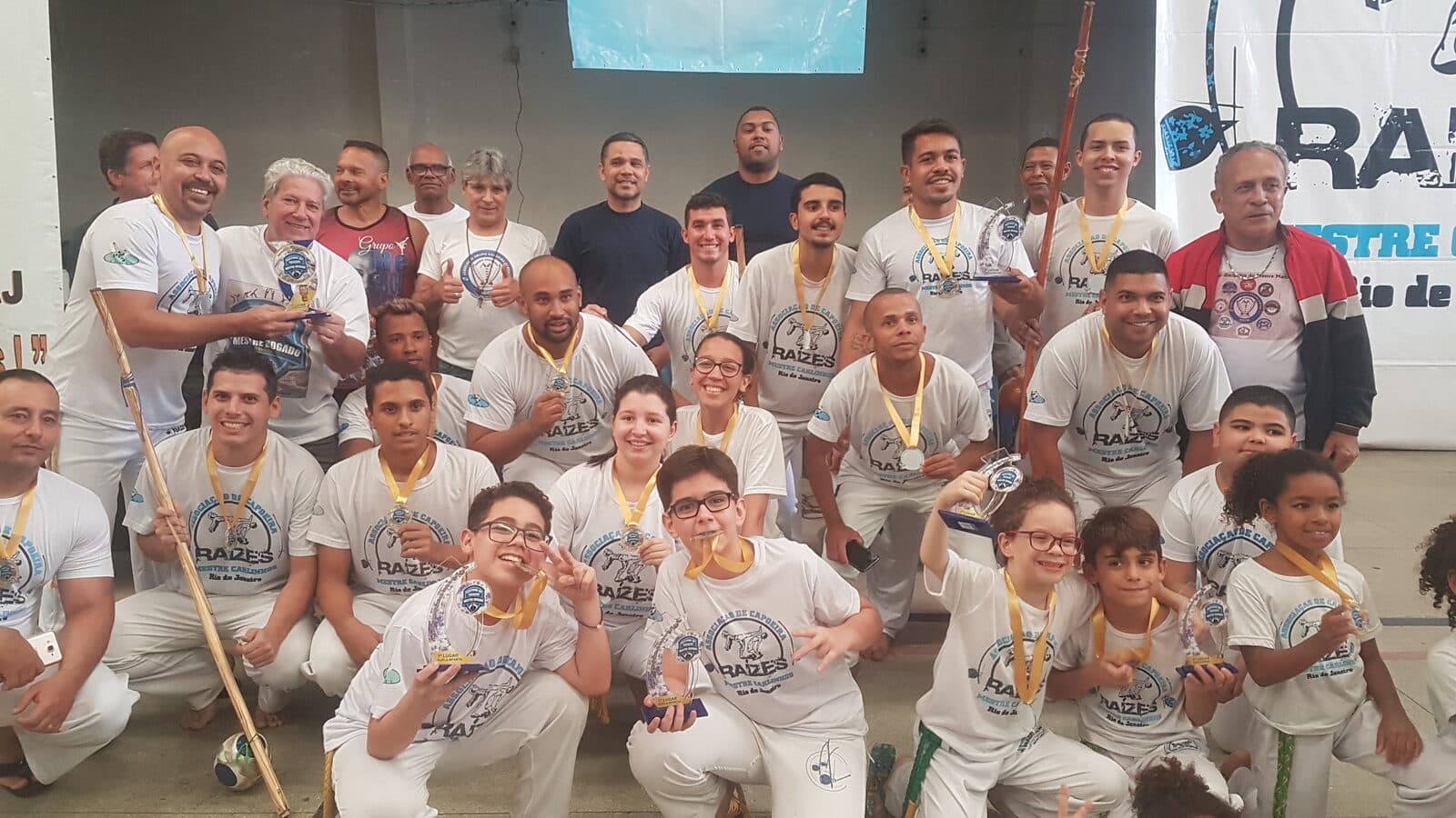 Capoeiristas em apresentação